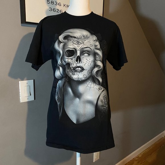 Black Sugar Scull Women's Tee - Picture 1 of 7